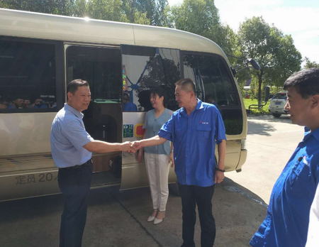 領(lǐng)導(dǎo)關(guān)懷 領(lǐng)導(dǎo)關(guān)懷